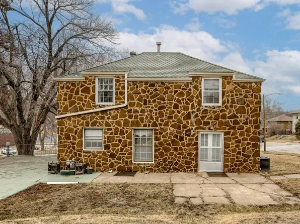 223 N 6th St, Plattsmouth, NE 68048