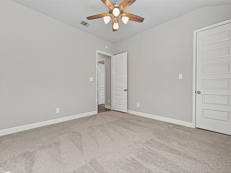 15330 Legacy Park Way — Photo 38