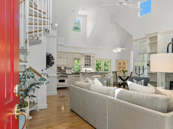 1441 S Whitehall Ln, Saint Helena, CA 94574
