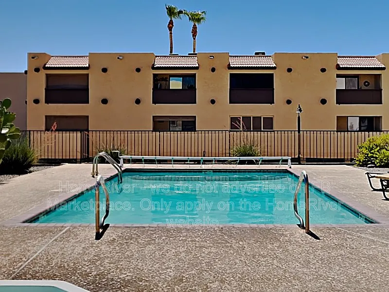 1 bed, 1.5 bath, 756 sqft, $1,300 — Photo 3