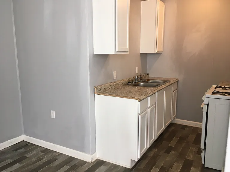 435 Moxahala Ave #A-E — Photo 3