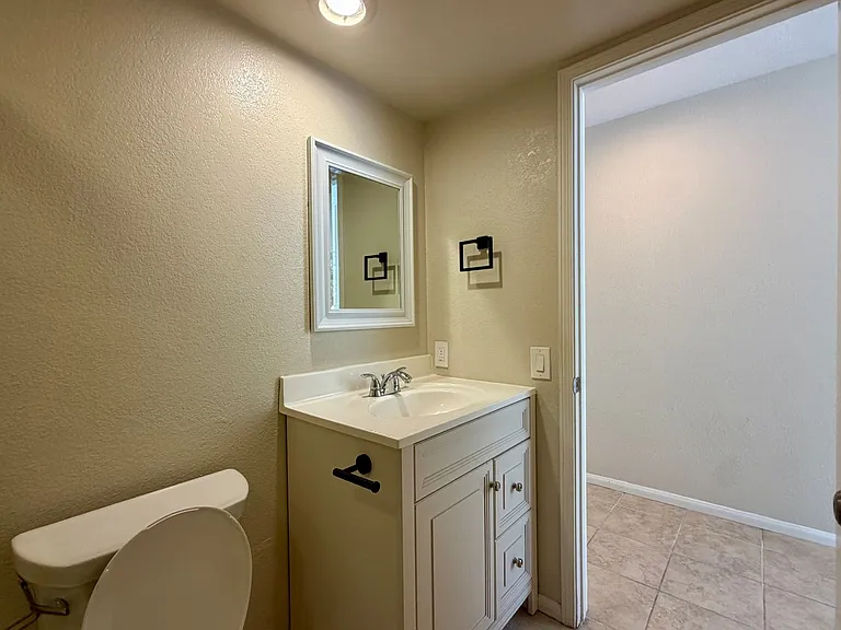 3366 Waterford Dr — Photo 46