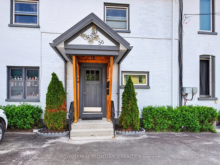36 Sussex St N — Photo 3
