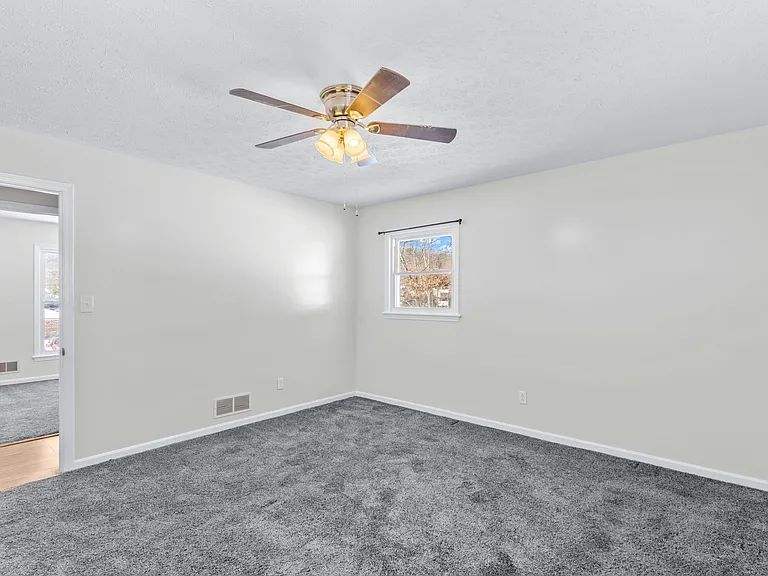 8199 Arnoldtown Rd — Photo 36