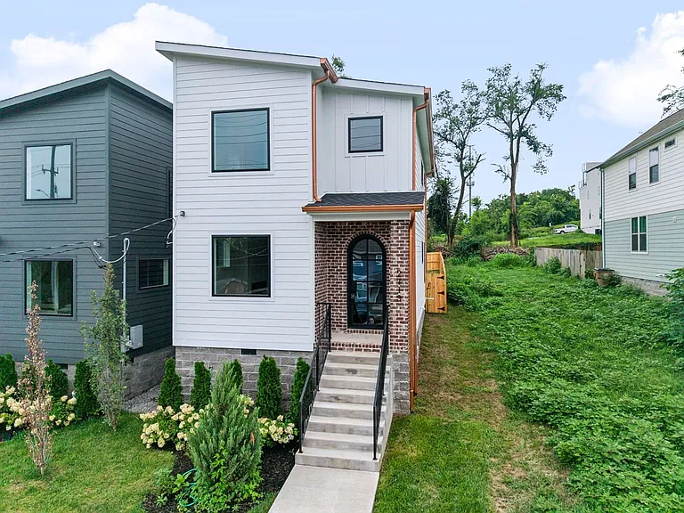 2113 Herman St — Photo 2