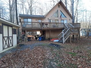 301 Selig Rd, Pocono Lake, PA 18347