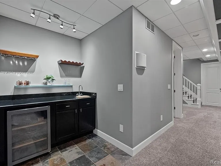 1400 Holland St — Photo 41