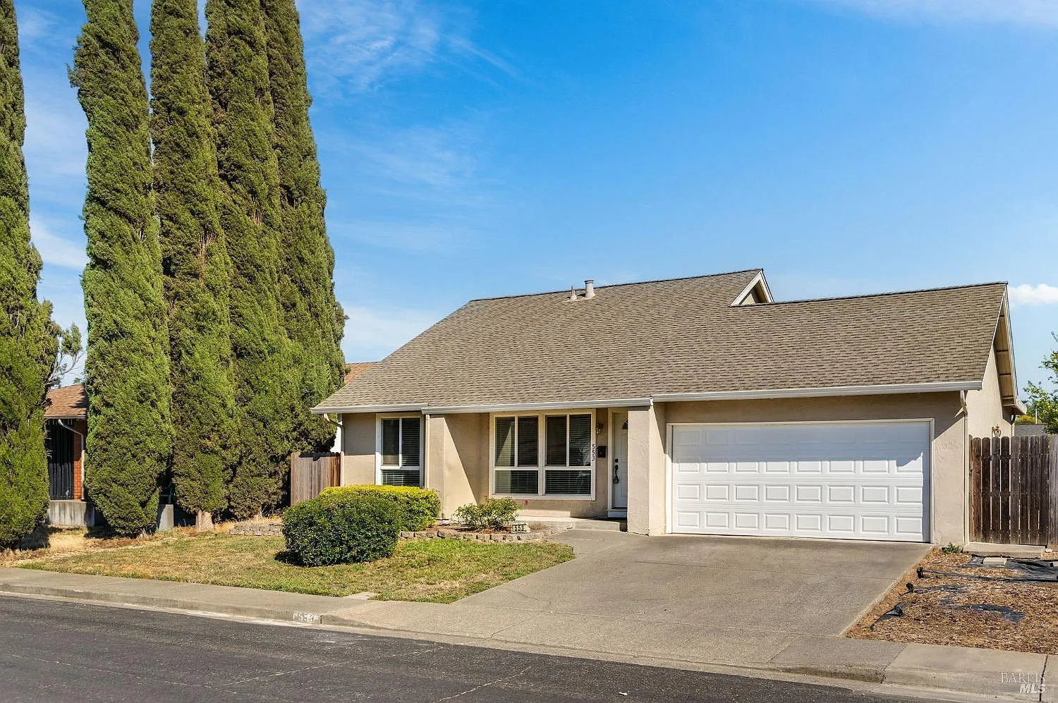 553 Berkeley Way photo 1