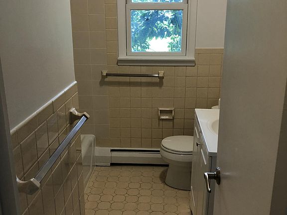 4th image of 6 Truman Ct #1