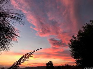 22200 Barbacoa Dr, Santa Clarita, CA 91350