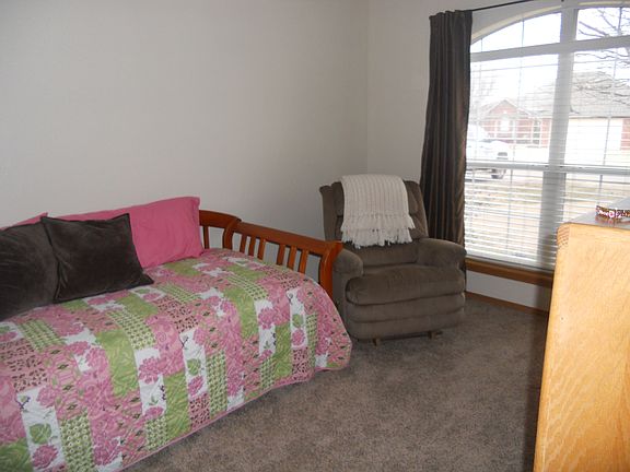 4th image of 901 Vickery Ave
