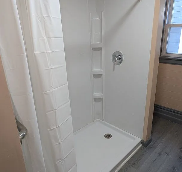 443 W Thornton St — Photo 33