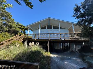 102 Lawrence St, Emerald Isle, NC 28594