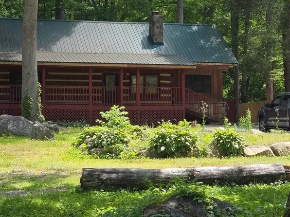 4438 E Scenic Dr, Gatlinburg, TN 37738