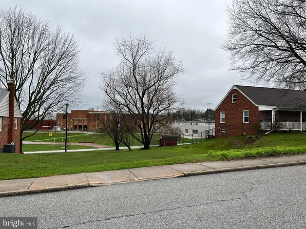 520 S Pine St, Red Lion, PA 17356