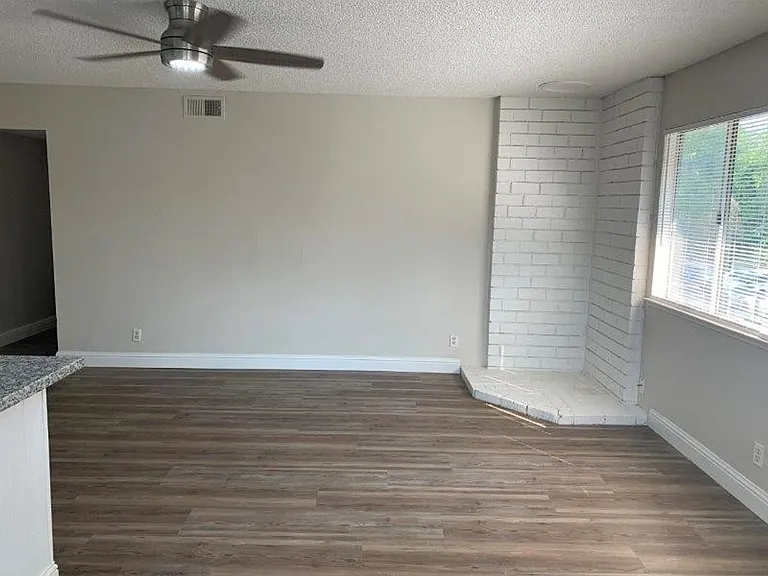 5552 Keoncrest Cir #4 — Photo 2