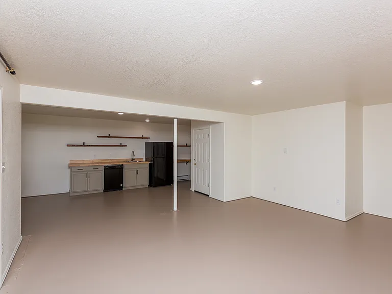 528 Park Ridge Ct — Photo 53