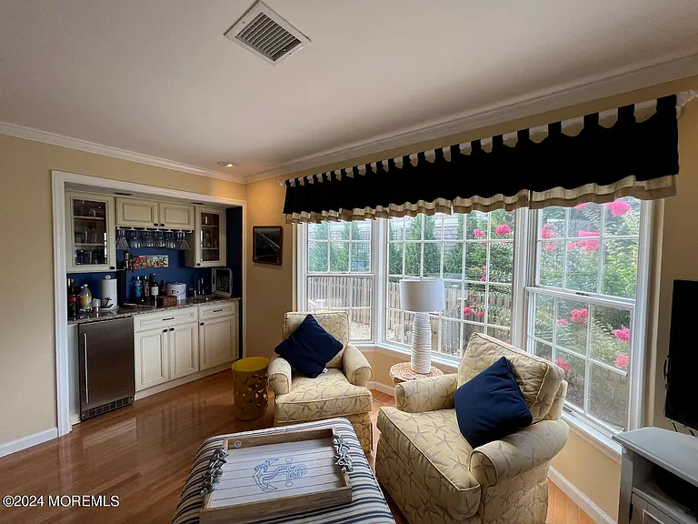 980 Barnegat Ln — Photo 12