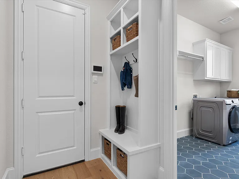 2560 Shady Trl — Photo 14
