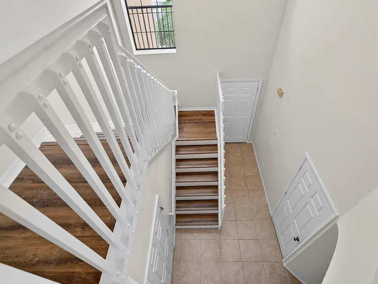 30132 Mossbank Dr — Photo 32