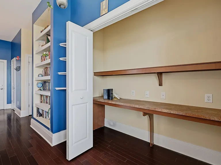 619 N 4th St #301 — Photo 20