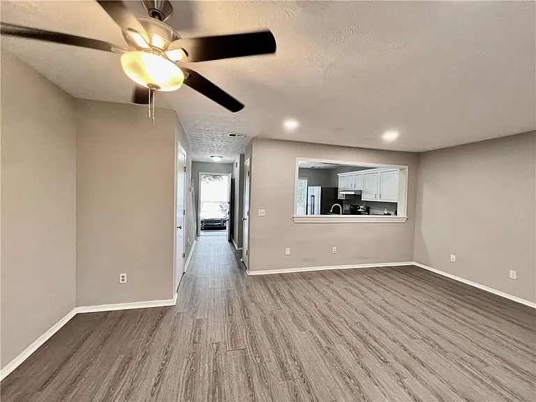1502 Queen Anne Ct — Photo 6