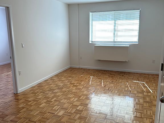 4th image of 31-12 31st St #5