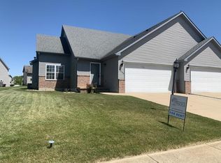 2228 W Geneva Rd, Peoria, IL 61615