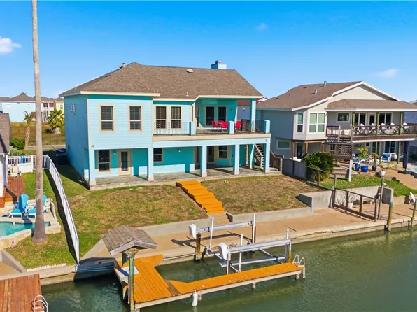 227 Windjammer St, Rockport, TX 78382