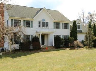 30 Watergate Dr, Amawalk, NY 10501