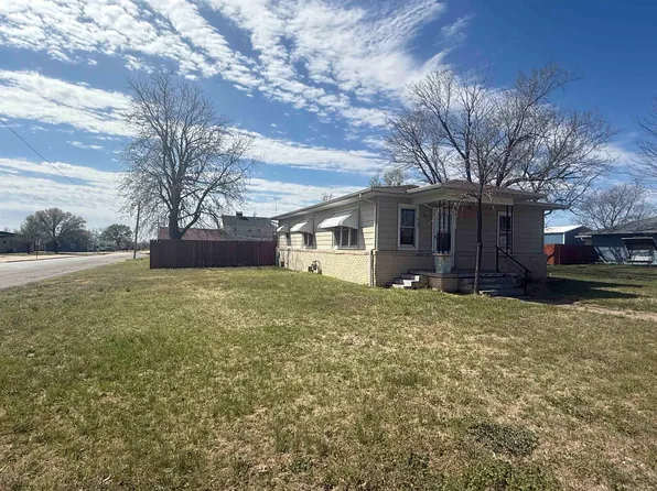 403 30th St, Wilson, KS 67490