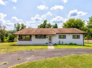1576 Back Valley Rd, La Follette, TN 37766
