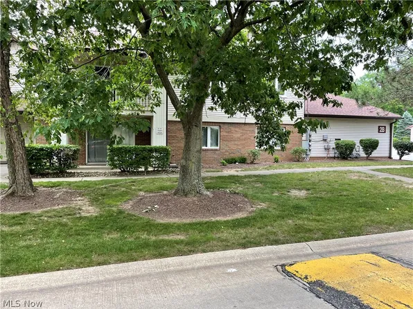 7087 Village Dr, Mentor, OH 44060