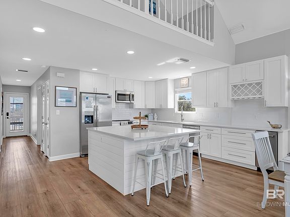5th image of 1284 W Lagoon Ave