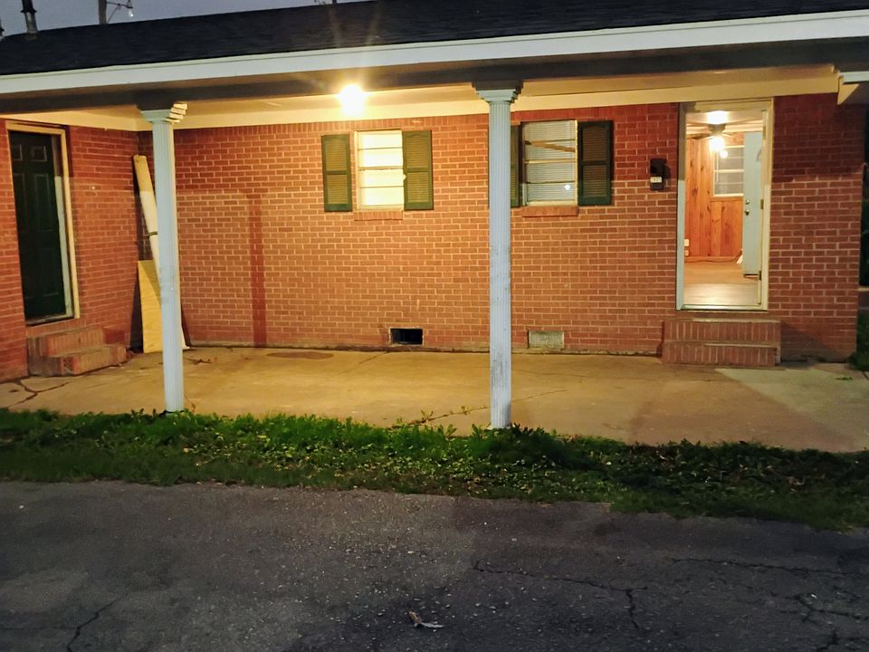 1st image of 2605 S Magnolia St