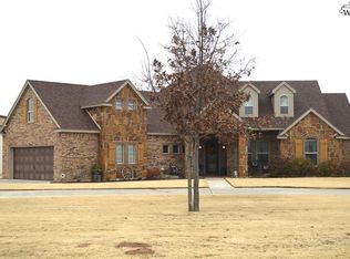 934 Thrift Rd, Burkburnett, TX 76354