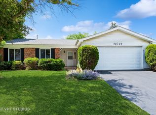 5S730 Malibu Ln, Naperville, IL
