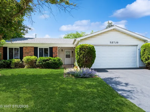 5S730 Malibu Ln, Naperville, IL 60540