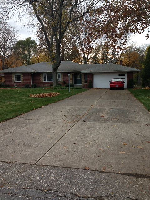 1st image of 1005 Carpenter Ave NW