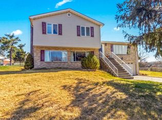 112 Scenery Dr, Morgantown, WV 26505