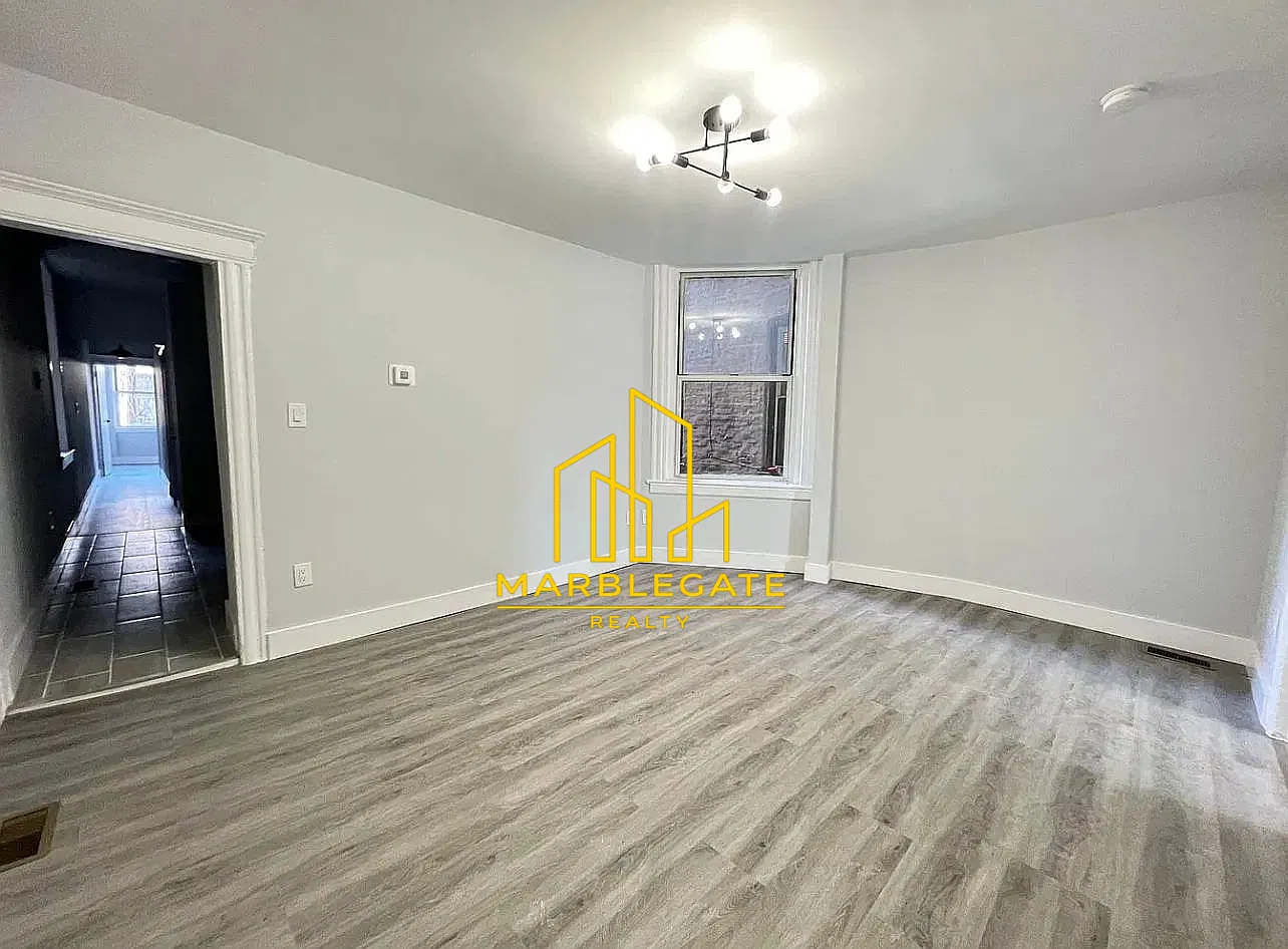 3 bed, 1050 sqft, $2,095 — Photo 2