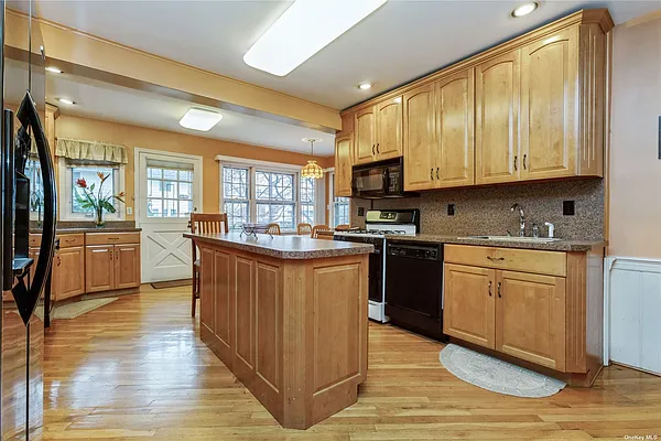 Sold by Prime Realty | media 4