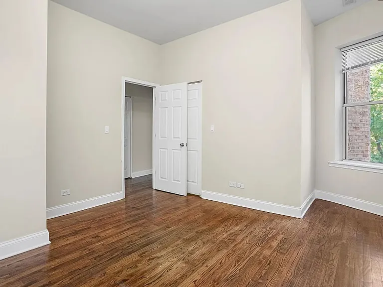 4544 S Indiana Ave — Photo 7