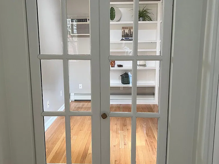 2332 Ardmore Ave — Photo 5