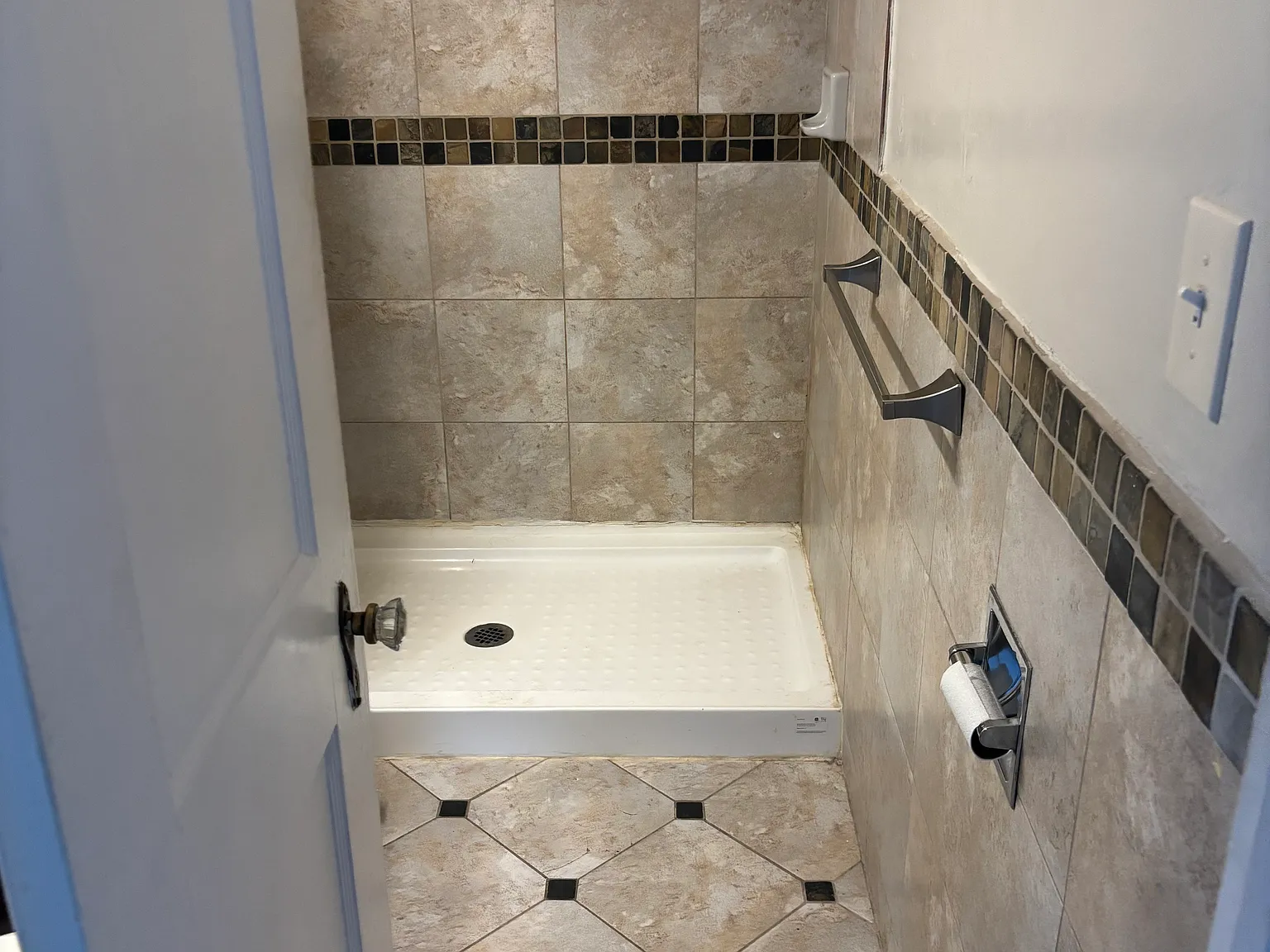 2 bed, 794 sqft, $1,900 — Photo 3