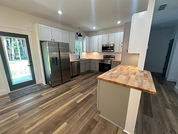 2nd image of 1607 Azalea Dr