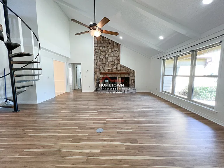 2505 Semoran Dr — Photo 5