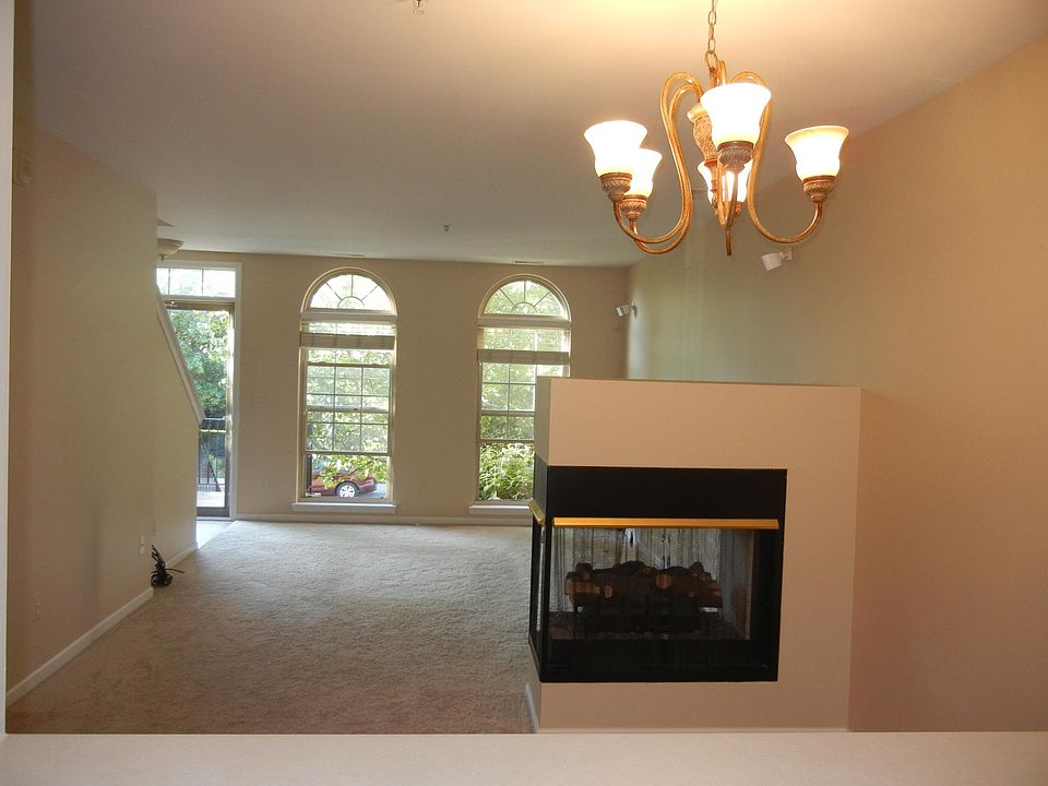 1st image of 39471 Springwater Dr