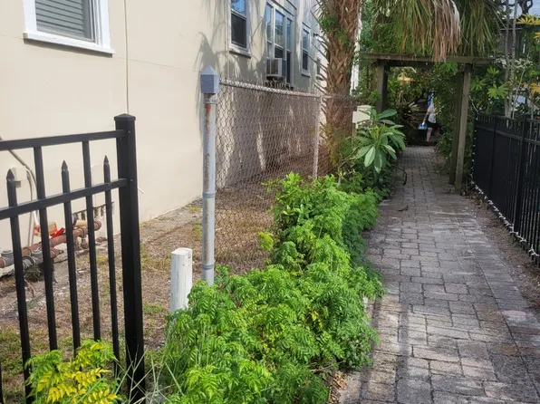 236 1/2 11th Ave NE #3-C, Saint Petersburg, FL 33701