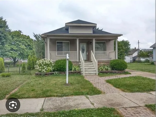 5224 Maple St, Dearborn, MI 48126